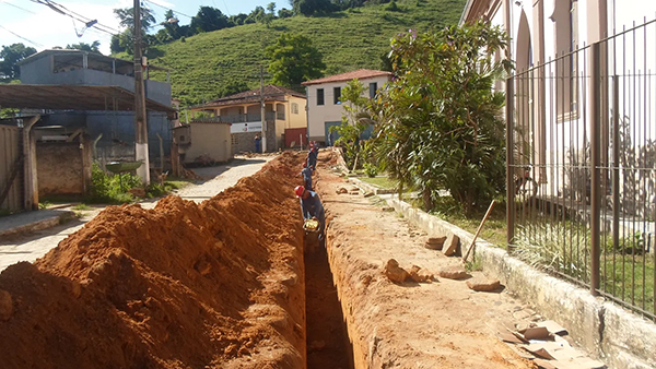 Obras de infraestrutura em São José do Goiabal